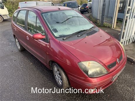 52 - RED Renault Megane Scenic Fidji 16v Auto UNRECORDED - EZW-AED
