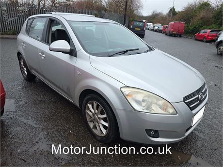 07 - 	SILVER Kia Ceed LS CRDi UNRECORDED - EZWKXS