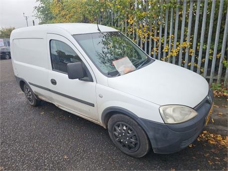 06 - WHITE VAUXHALL COMBO 1700 CDTI 16V UNRECORDED  - EZW-UHK