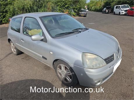 05 - SILVER Renault Clio Extreme 16v UNRECORDED -  EZWVOG