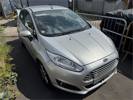 14 - SILVER FORD FIESTA ZETEC  - EZW-PUA