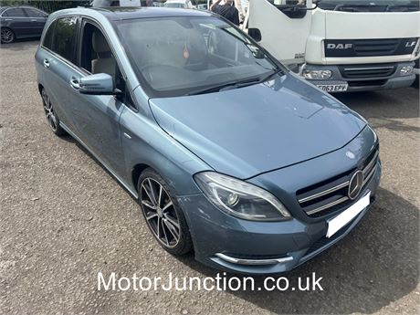 12 - BLUE Mercedes-Benz B180 BlueEfficiency Sport Cdi -  EZWKZK