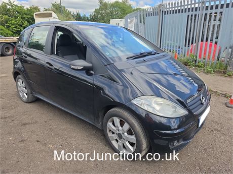 08 - BLACK Mercedes-Benz A150 Classic SE - EZWZYF