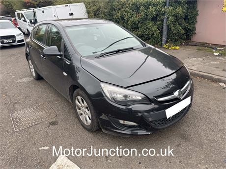 64 - BLACK Vauxhall Astra Design CDTI ecoFLEX S/S - EZW-VUE