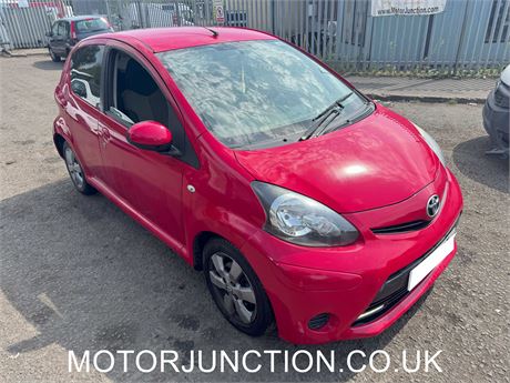 14 RED TOYOTA AYGO MOVE WITH STYLE VVT-I -  EZW-OML