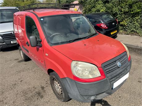 56 RED FIAT DOBLO CARGO MULTIJET 16V  - EZW-ZWA