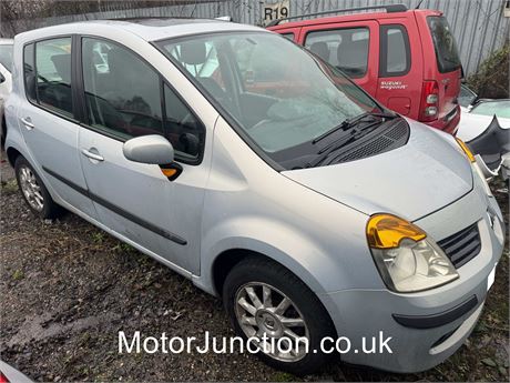 06 - SILVER Renault Modus Dynamique dCi 86 E4 UNRECORDED- EZWANF