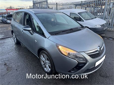 64 - SILVER Vauxhall Zafira Tourer SRi T - EZW-KNR