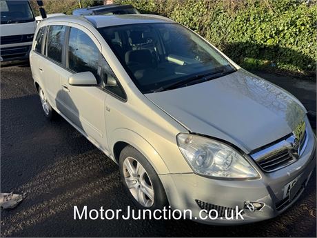 58 - SILVER Vauxhall Zafira Exclusive CDTi Auto - EZWESO