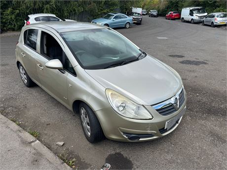 09 - GOLD VAUXHALL CORSA CLUB AC 16V AUTO UNRECORDED EZW-YBC