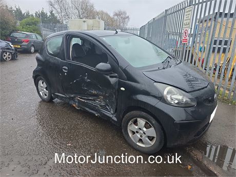 60 - BLACK Toyota Aygo Black VVT-I - EZWEJK