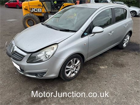 09  - SILVER VAUXHALL CORSA SXI A/C - EZWPFE