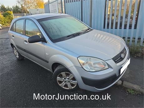 07 - SILVER Kia Rio Ice  EZW-NNG
