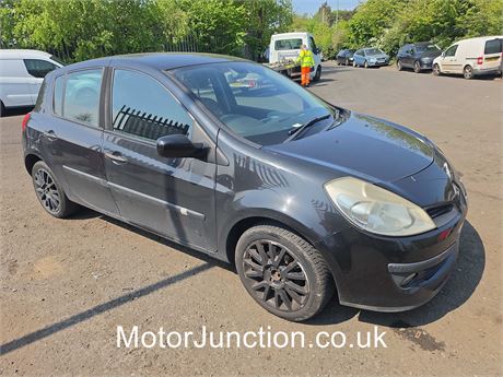 09 - BLACK Renault Clio Dynamique T 100 UNRECORDED - EZWGYV