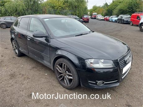 60 BLACK Audi A3 Sportback MPI SE Technik  UNRECORDED EZWMWA