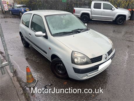 52 SILVER Renault Clio Authentique UNRECORDED - EZW-UYU