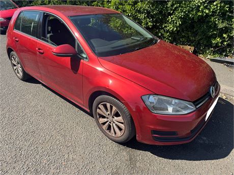 63 - RED VOLKSWAGEN GOLF SE BLUEMOTION TECH TDI UNRECORDED- EZW-VYD