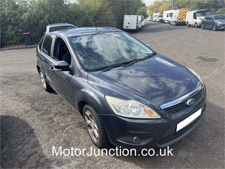 58 - GREY FORD FOCUS STYLE 100 - EZW-EWW
