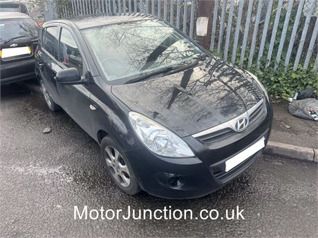 61 BLACK Hyundai i20 Comfort - EZWRLO