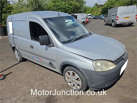 55 - SILVER Vauxhall Combo 1700 CDTi 16v UNRECORDED  EZWGXW