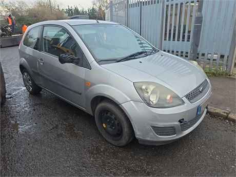 58 - SILVER Ford Fiesta Style Climate UNRECORDED - EZWCKD