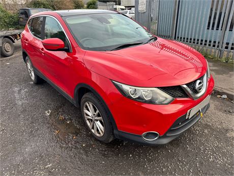 64 - RED NISSAN QASHQAI ACENTA PREMIUM DCI  UNRECORDED - EZW-OJH