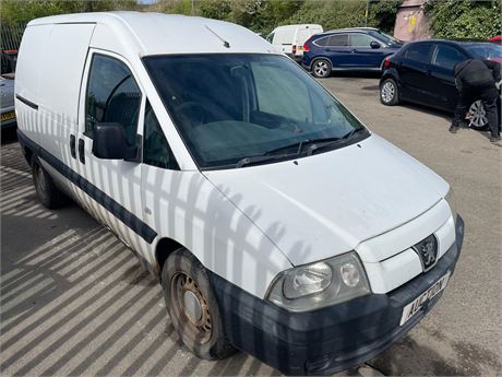56 - WHITE PEUGEOT EXPERT 900 HDI UNRECORDED - EZW-LXR