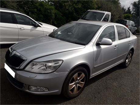 11 - SILVER SKODA OCTAVIA ELEGANCE TDI CR UNRECORDED - EZW-GYP