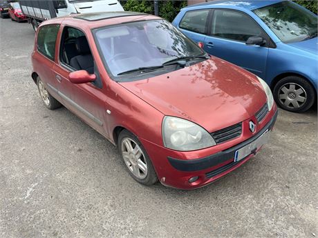 54 - RED RENAULT CLIO DYNAMIQUE DCI 80 UNRECORDED - EZW-AOB