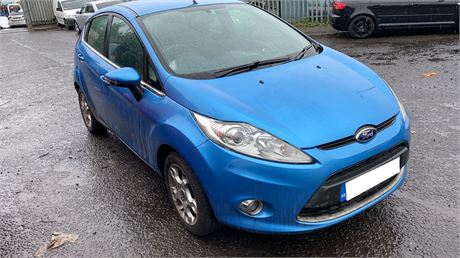 12 - BLUE FORD FIESTA ZETEC - EZW-XLA