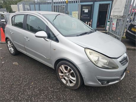 57 - SILVER VAUXHALL CORSA SXI A/C UNRECORDED - EZW-TSV