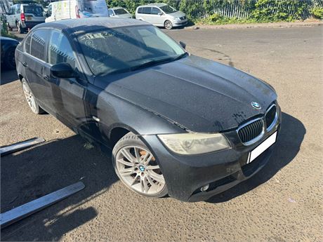 61 - BLACK BMW 318I PERFORMANCE EDITION UNRECORDED - EZW-UYV