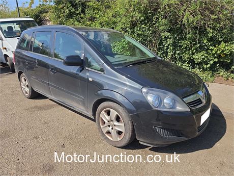 62 BLACK Vauxhall Zafira Exclusive - EZWHUA