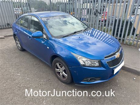 61 - BLUE CHEVROLET CRUZE LS AUTO  UNRECORDED EZW-VRL