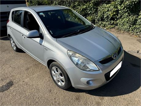 09 - SILVER HYUNDAI I20 COMFORT UNRECORDED  - EZW-OZS