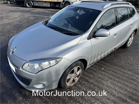 11 - SILVER RENAULT MEGANE DYNAMIQUE T-TOM DC - EZWBCU