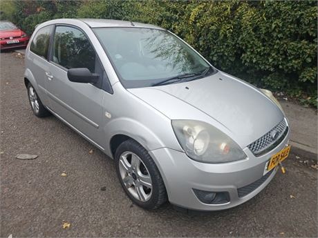 08 - SILVER FORD FIESTA ZETEC CLIMATE UNRECORDED  - EZW-YSZ