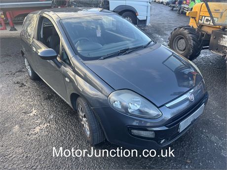11 - GREY Fiat Punto Evo MyLife  UNRECORDED - EZWVXK