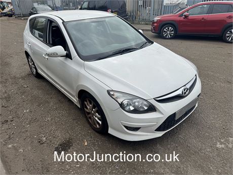 61 - 	WHITE Hyundai i30 Comfort UNRECORDED - EZWLGY
