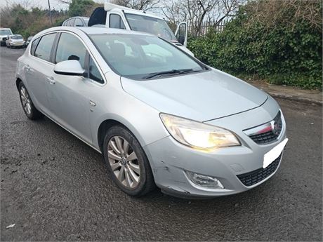 61 - SILVER VAUXHALL ASTRA SE CDTI AUTO  UNRECORDED - EZW-ZNN