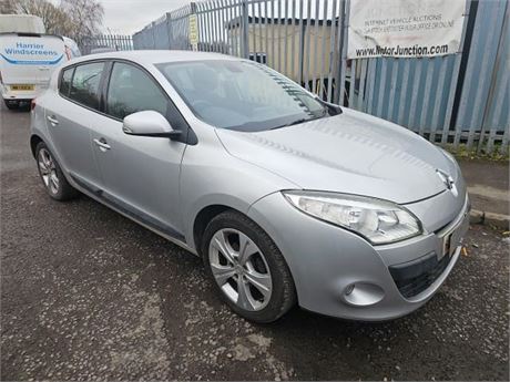 61 -	SILVER RENAULT MEGANE DYNAMIQUE TOMTOM DCI UNRECORDED - EZW-OJU