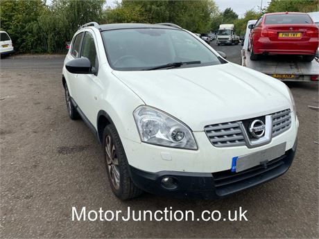 10 - WHITE Nissan Qashqai Tekna -  EZWWVM