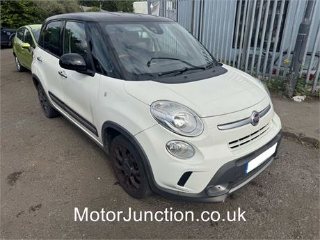 63 WHITE Fiat 500L Trekking MultiJet UNRECORDED - EZWVBZ