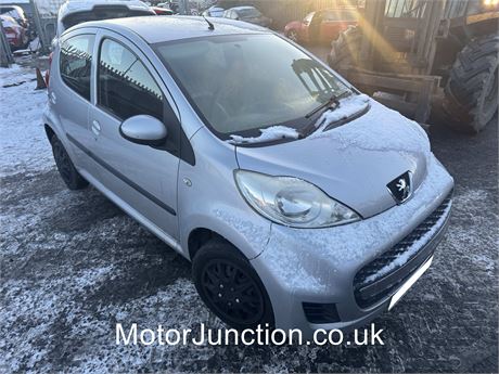 09 -	SILVER Peugeot 107 Urban UNRECORDED - EZWTLN