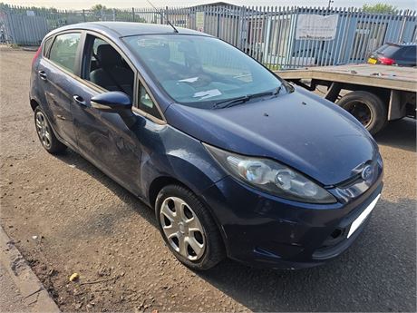 11 - BLUE FORD FIESTA EDGE TDCI 68 - EZW-BJX