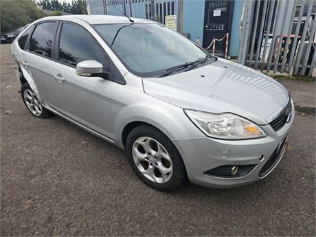 11 - SILVER FORD FOCUS SPORT  - EZW-PBZ