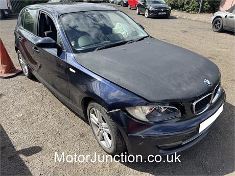 58 - BLUE BMW 118d SE - EZWNXJ
