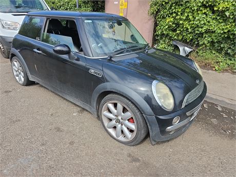 03 - BLACK MINI MINI COOPER  UNRECORDED - EZW-YHK
