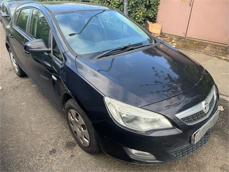 11 BLACK VAUXHALL ASTRA EXCLUSIV CDTI 108  - EZW-LYT