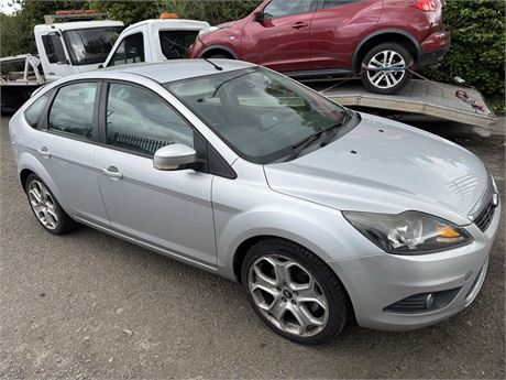 59 - SILVER FORD FOCUS TITANIUM TD 136  EZW-NNE